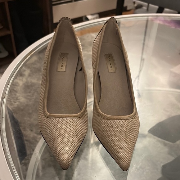 Tahari Cream Heels with Pointed Toe and Textured Finish - Picture 7 of 15